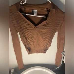 Brown cute top from divided